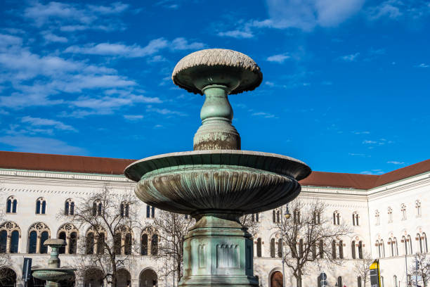 Fountain at the Ludwig Maximilian University of Munich, Bavaria, Germany Munich, Germany - Oct 01, 2020: Fountain at the Ludwig Maximilian University of Munich, Bavaria, Germany Europe University of Munich (LMU) stock pictures, royalty-free photos & images